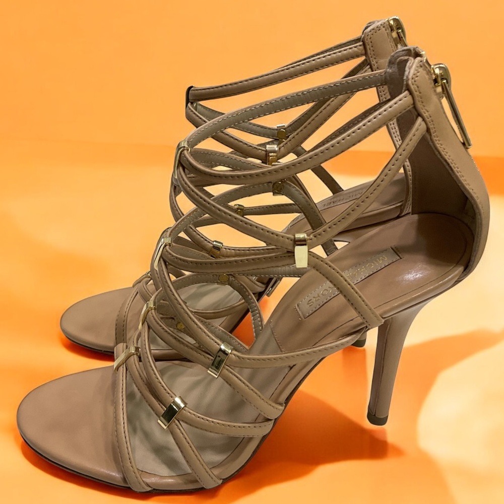 Michael Kors Charlene Strappy Sandals in Nude Leather w/ gold detail Sz 8 / 38.5 - Picture 1 of 15